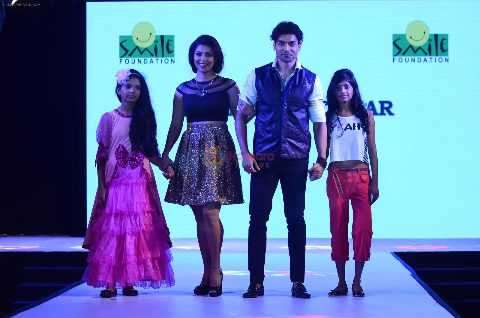 Debina, Gurmeet Chaudhary at Smile Foundations Fashion Show Ramp for Champs, a fashion show for education of underpriveledged children on 2nd Aug 2015