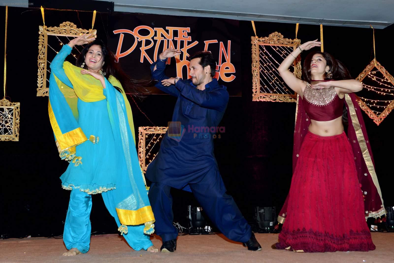 Anjana Sukhani ,  Hunar Hali & Rakesh Paul at Luv Isranis Sangeet