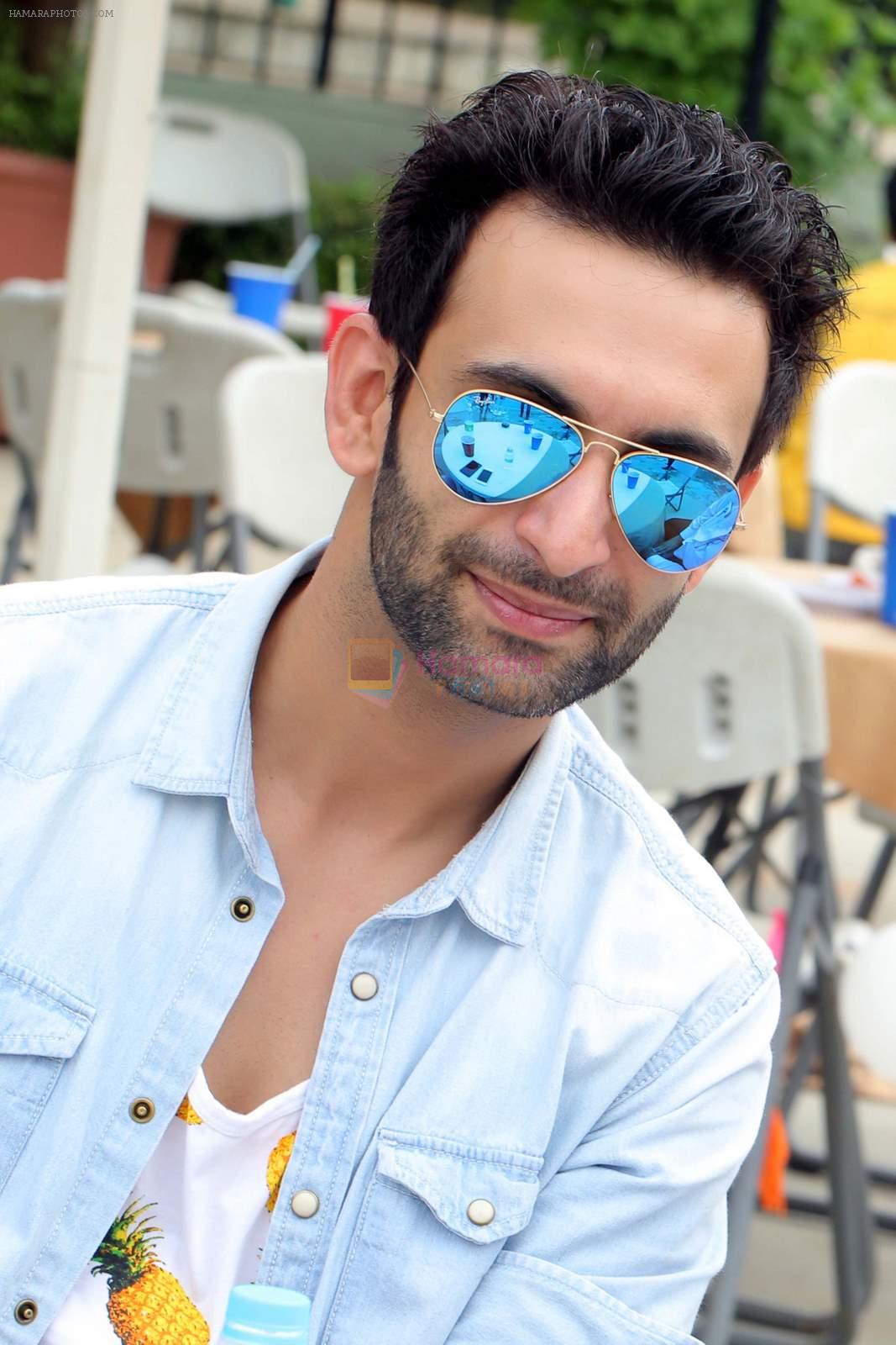 Nandish Sandhu at Luv Isranis Pool Party