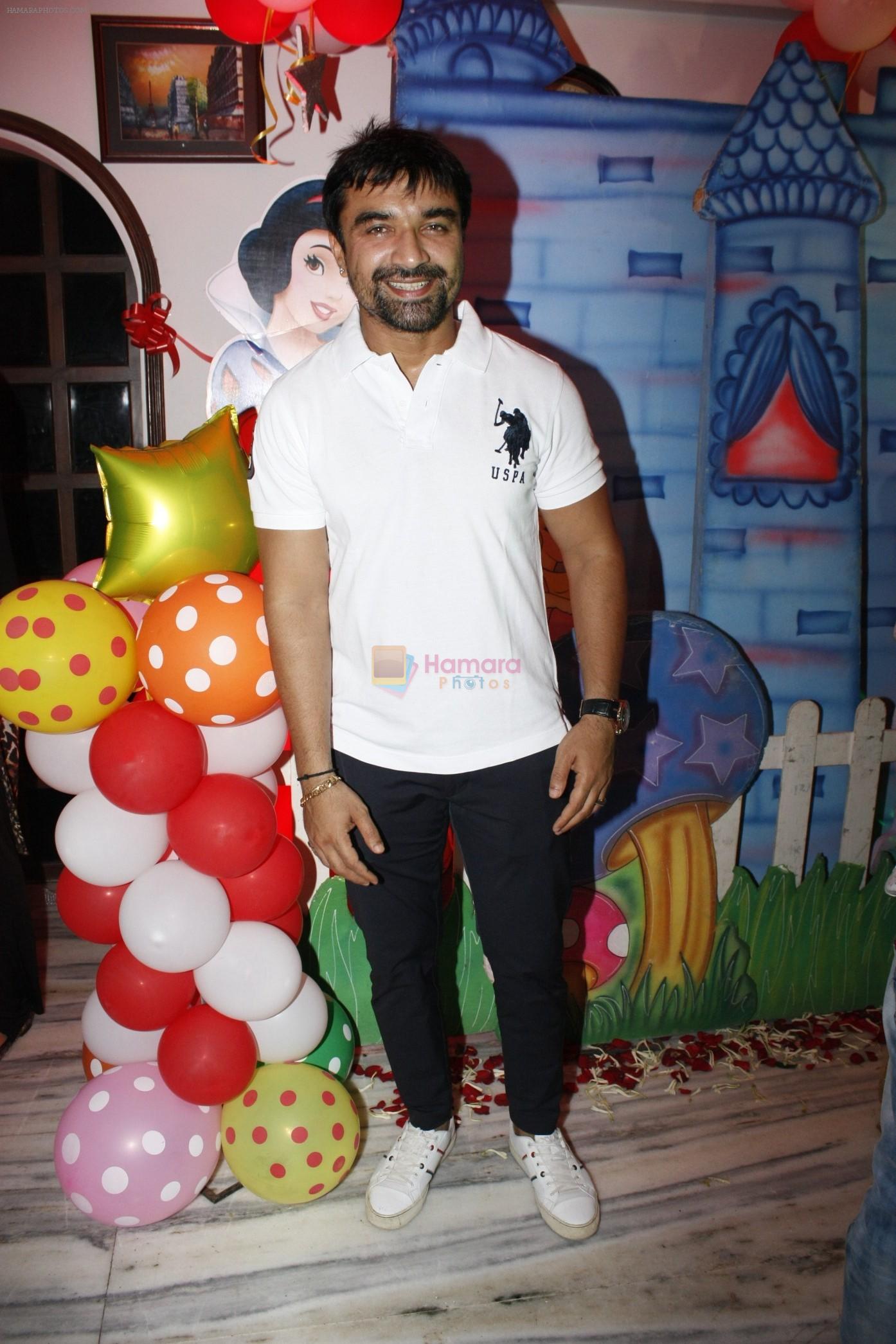 Ajaz Khan at Sara Khan Birthday Party in Mumbai on 6th Aug 2015