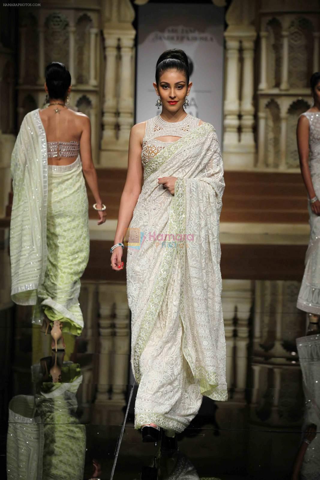 Model walks for abu jani sandeep khosla show in delhi on 7th Aug 2015