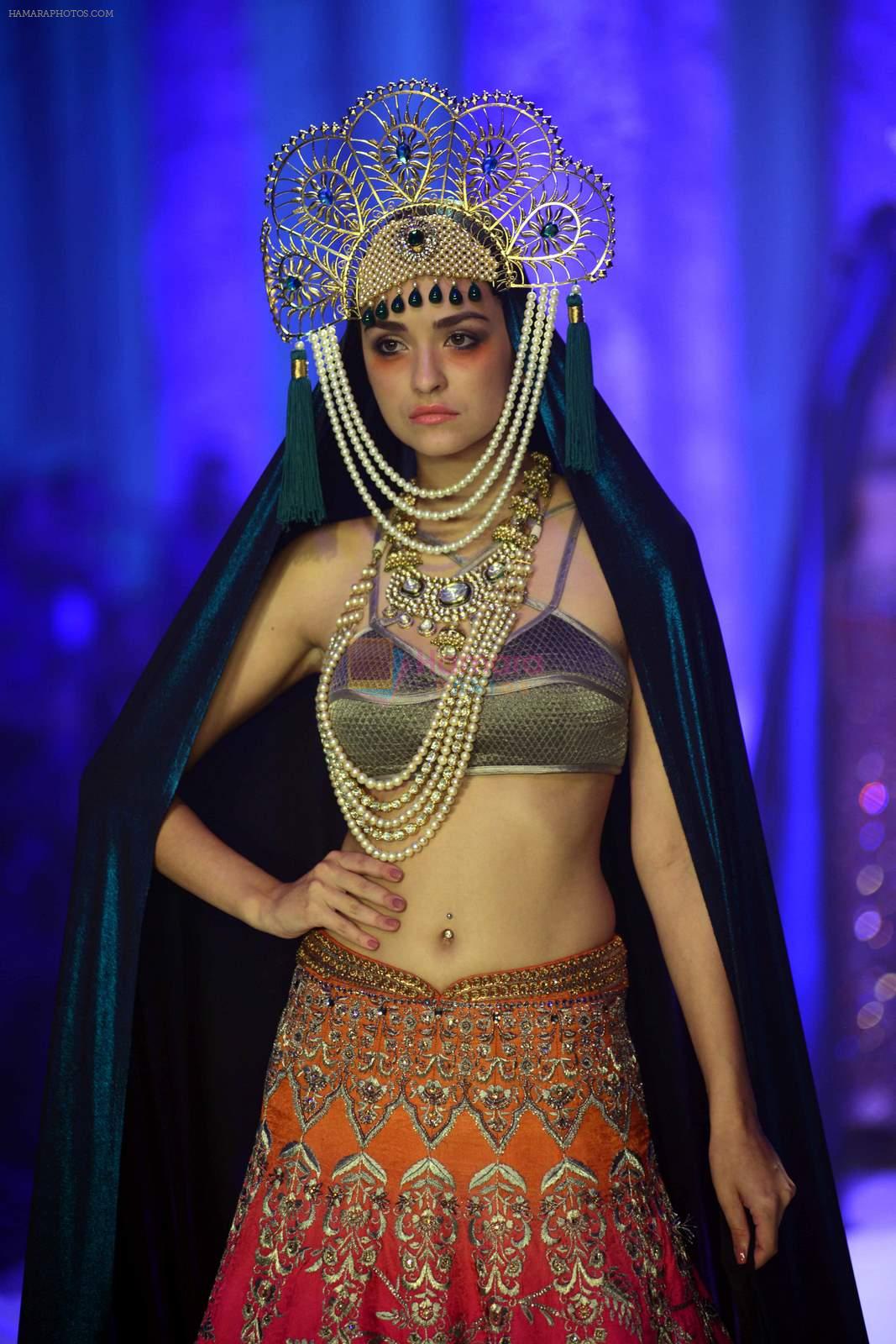 Model walk the ramp for JJ Valaya show at India Bridal week on 9th Aug 2015