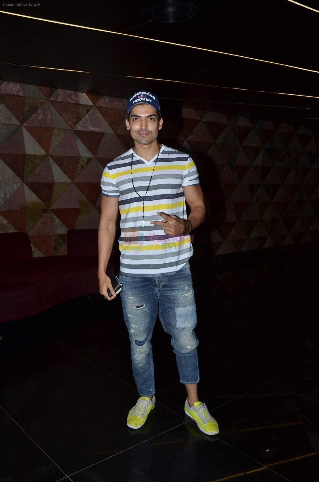 Gurmeet Choudhary at Ravi Dubey's film screening in Fun Cinemas on 12th Aug 2015