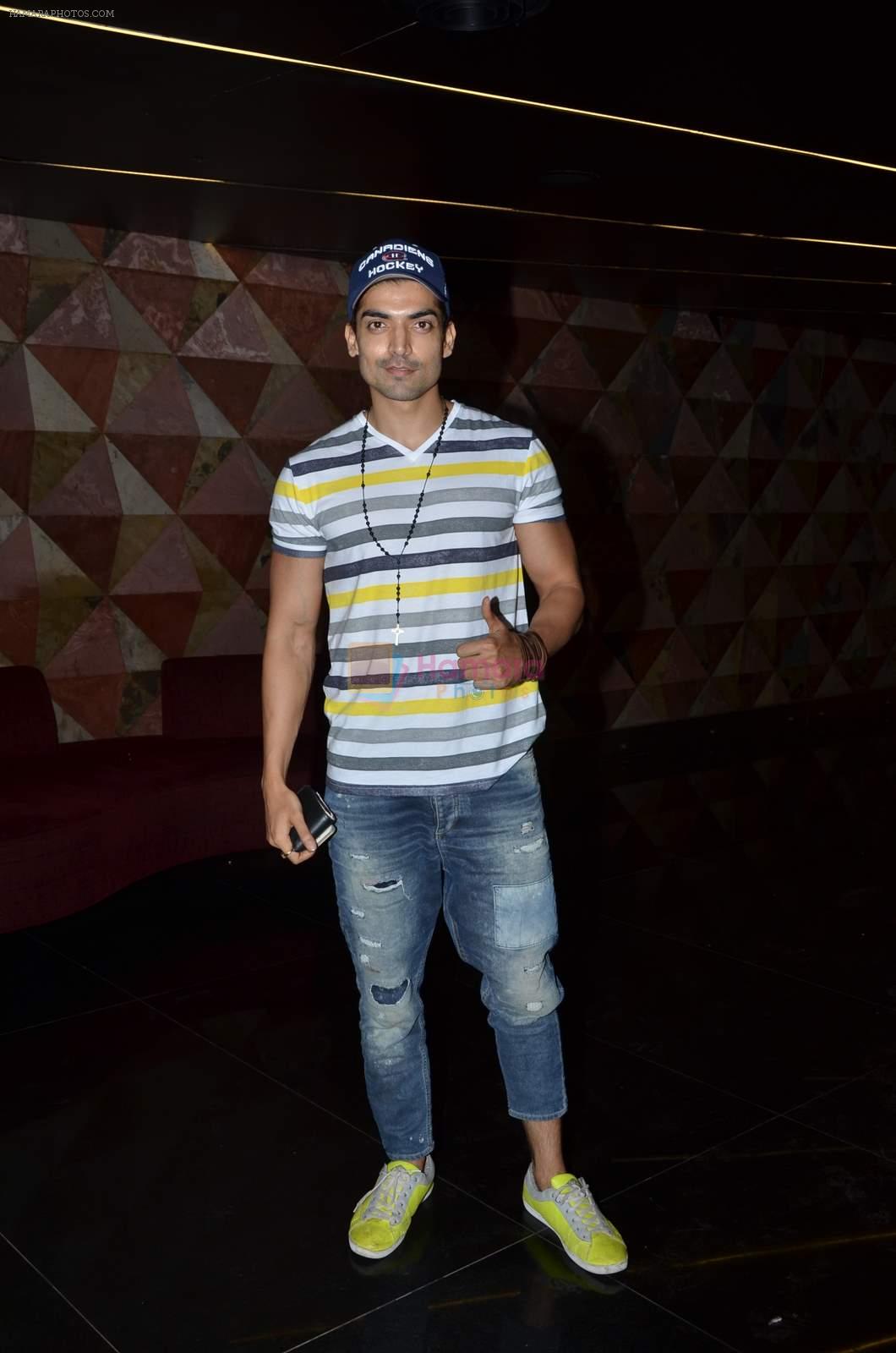 Gurmeet Choudhary at Ravi Dubey's film screening in Fun Cinemas on 12th Aug 2015