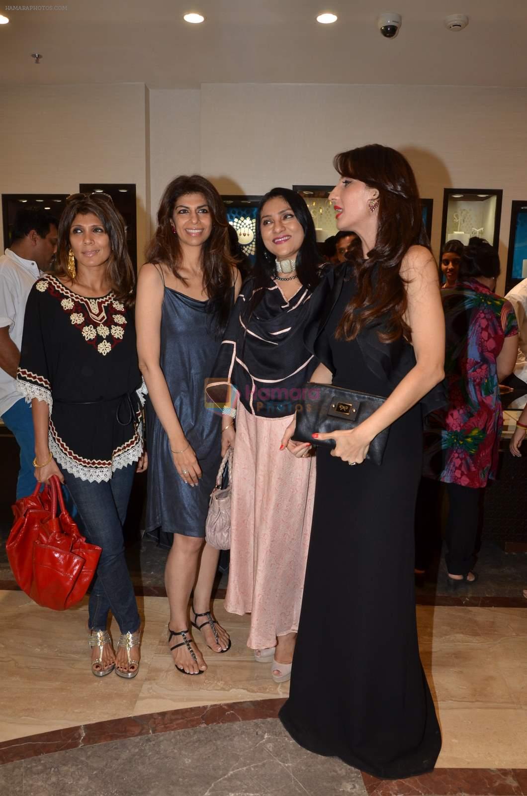 Aarti Surendranath at Farah Khan Ali's new collection launch with Tanishq in Andheri, Mumbai on 13th Aug 2015