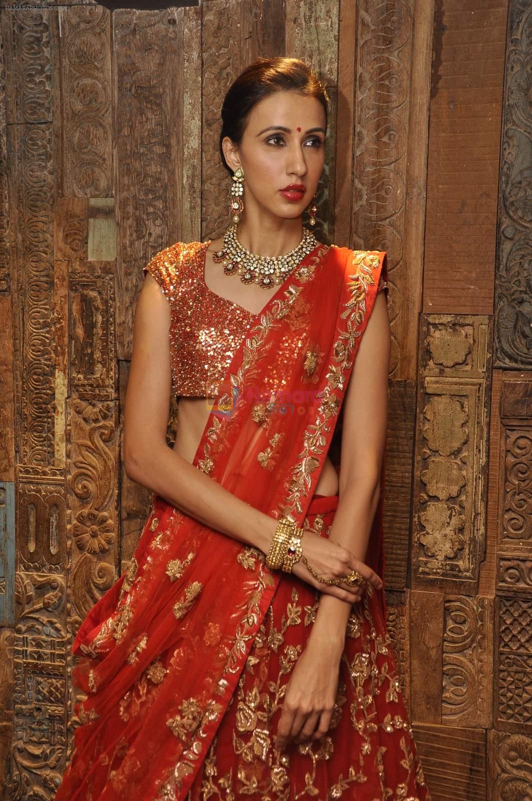 Alecia raut at Shyamal Bhumika's new wedding line launch in Kemp's Corner on 13th Aug 2015
