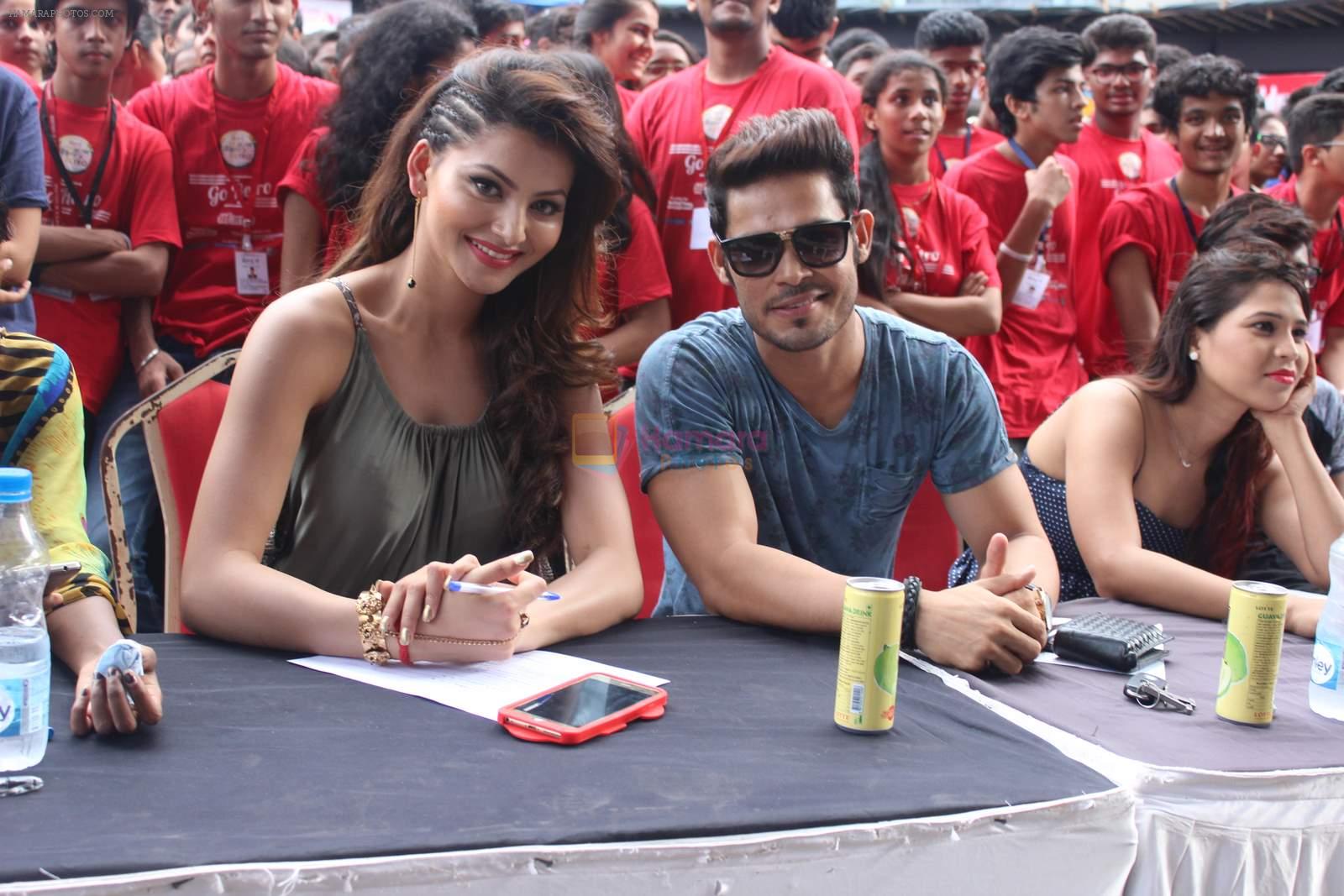 Urvashi Rautela at Umang festival in NM College on 14th Aug 2015