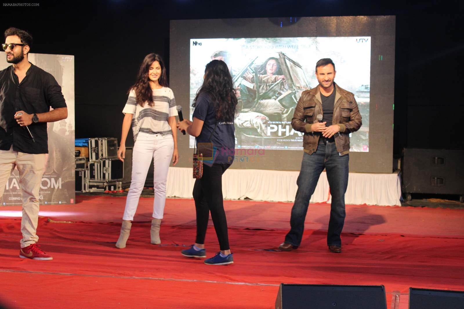 Saif Ali Khan, Katrina Kaif at Umang festival in Parle, Mumbai on 15th Aug 2015