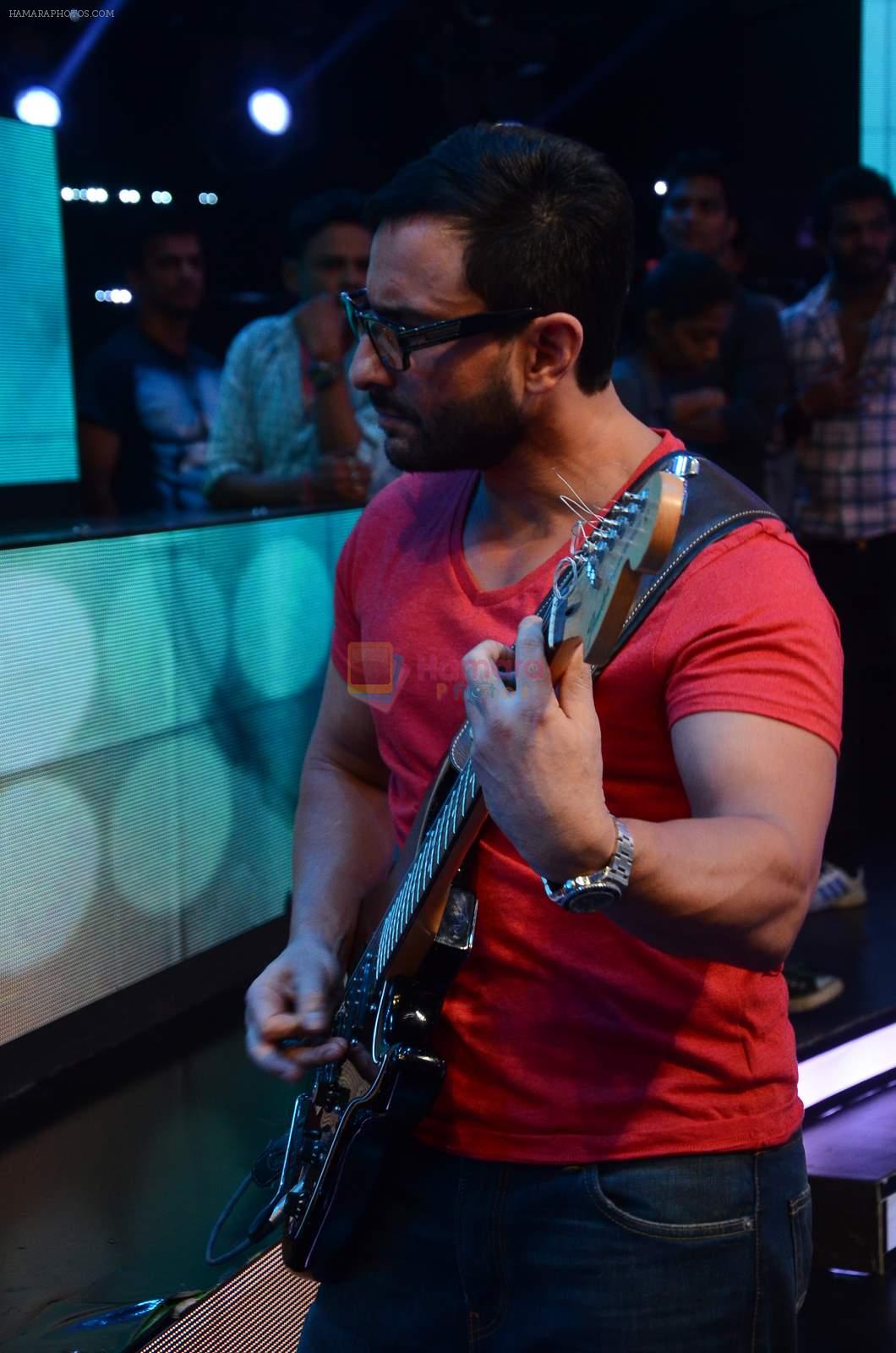 Saif Ali Khan at the Promotion of Phantom on the sets of Indian Idol Junior 2015 in Mumbai on 16th Aug 2015