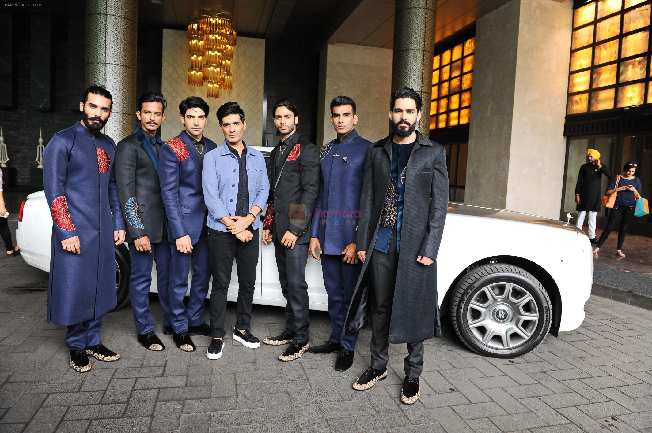 Designer Manish Malhotra with models at the preview of his collection _The Gentlemen's Club_ at Lakme Fashion Week Winter Festive 2015_2
