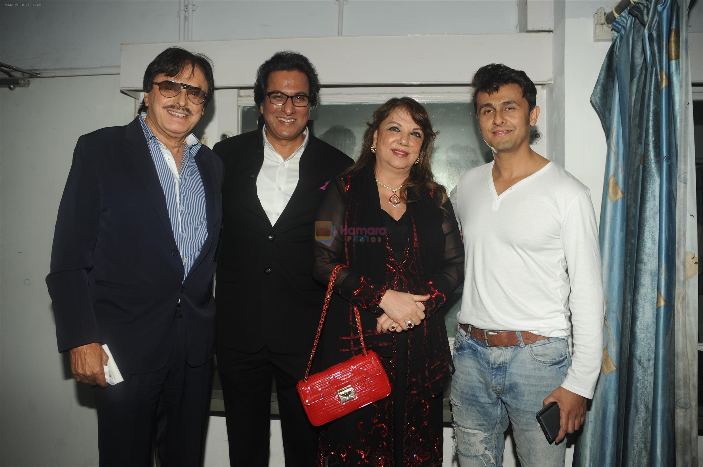 Sanjay Khan, Talat Aziz, Zarine Khan, Sonu Nigam at Talat Aziz's musical show Yeh Shaam Mastani in Mumbai on 20th Aug 2015