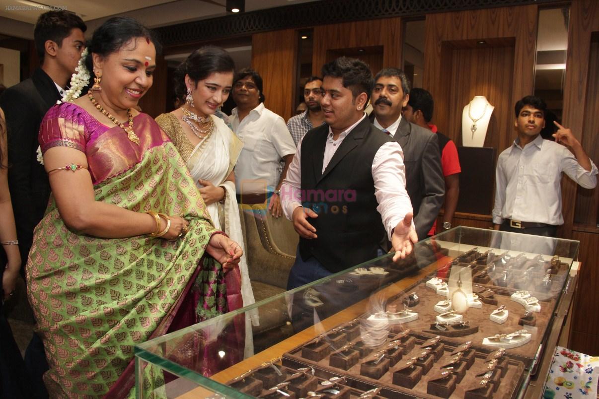 Akshara Haasan Launch Diamonds Showroom on 20th Aug 2015