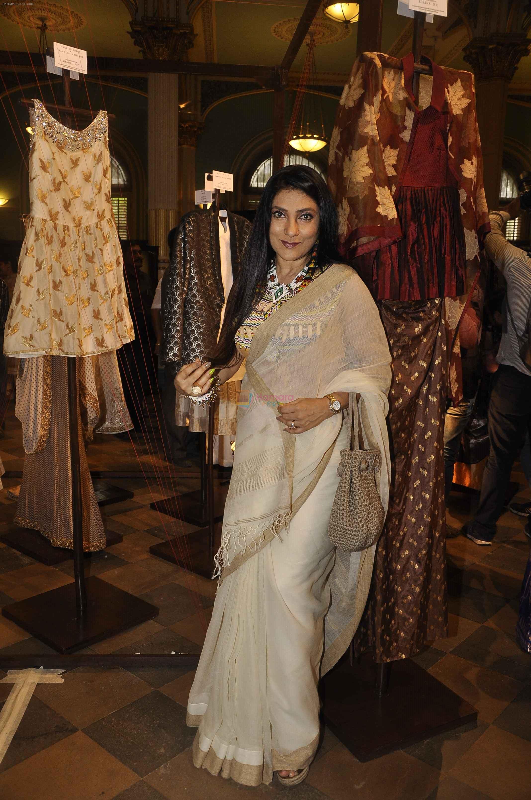 Aarti Surendranath at Lakme woven wonders of varanasi in Mumbai on 21st Aug 2015
