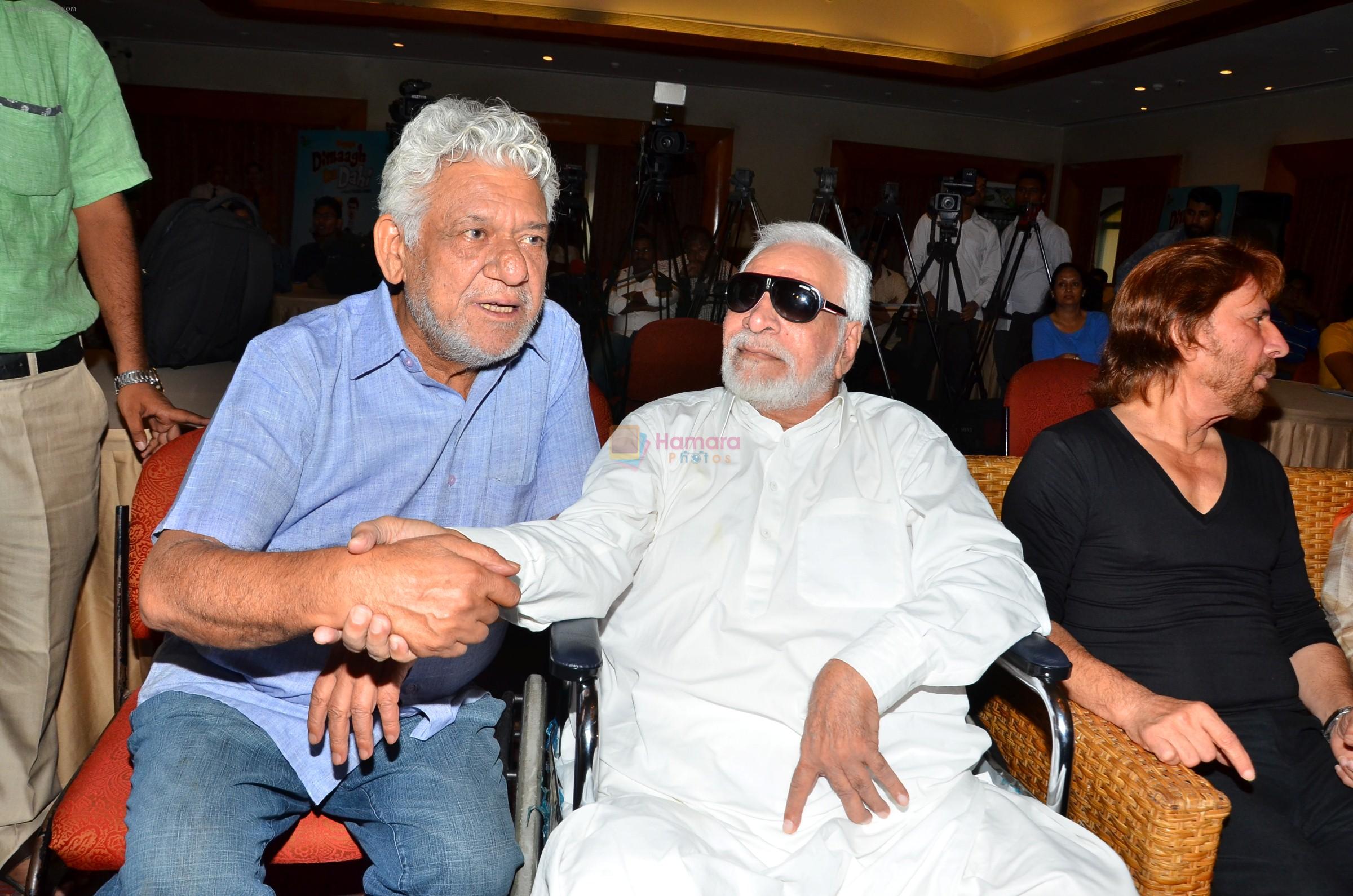 Kader Khan, Om Puri at film Hogaya Dimaagh Ka Dahi press meet in Mumbai on 28th Aug 2015