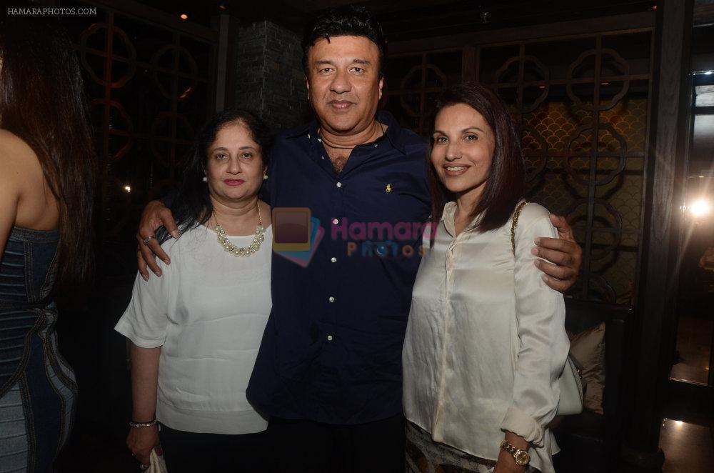 Anu and Anju Malik with Poonam Soni at Poonam Soni's preview of Festie Jewels in Hakkasan, Mumbai on 28th Aug 2015