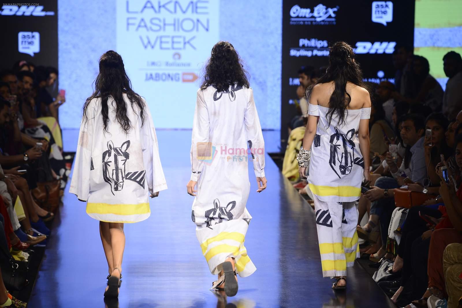Model walks for Masaba Show at LIFW on 28th Aug 2015