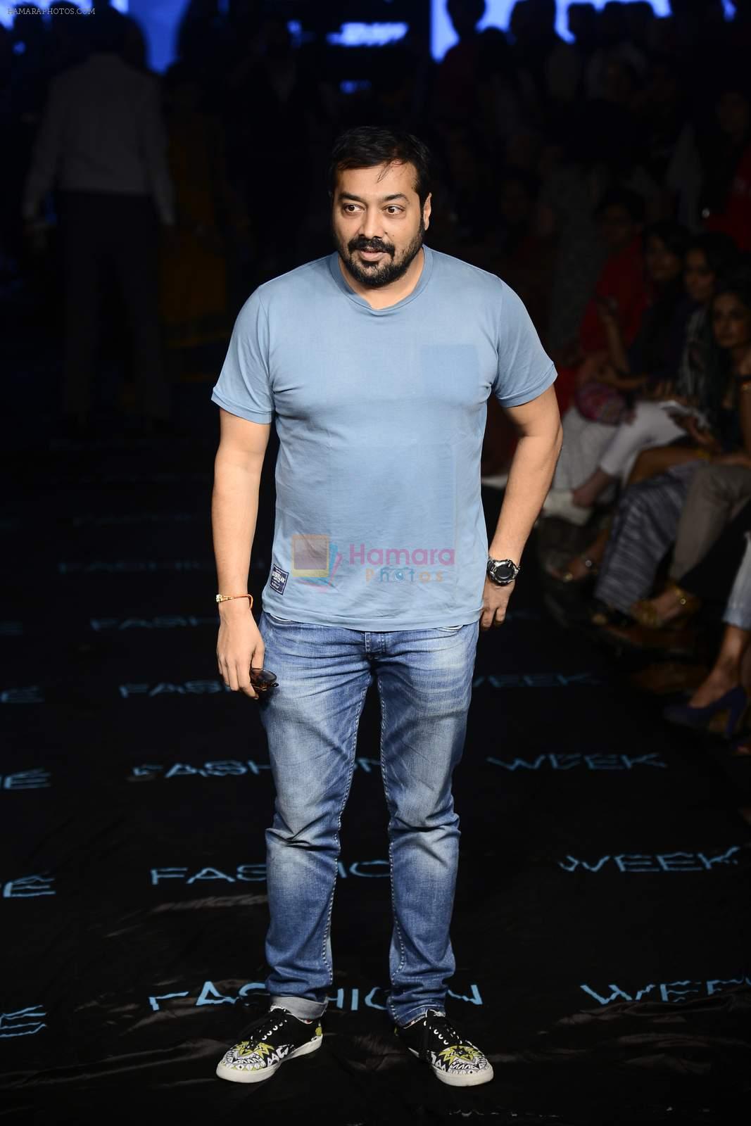 Anurag Kashyap at Masaba Show at LIFW on 28th Aug 2015