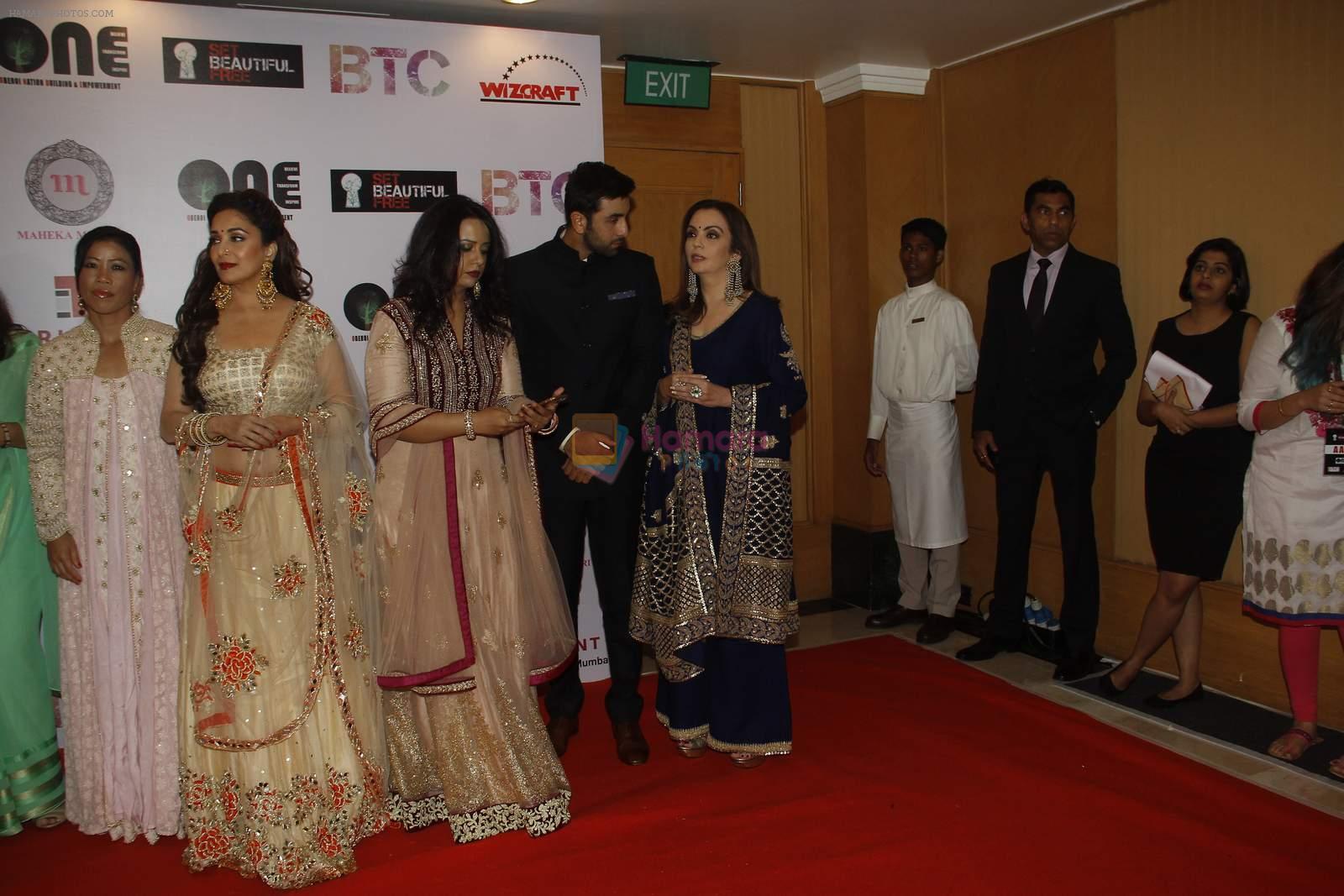Madhuri Dixit, Ranbir Kapoor, Nita Ambani at vivek oberoi's charity event in Mumbai on 29th Aug 2015