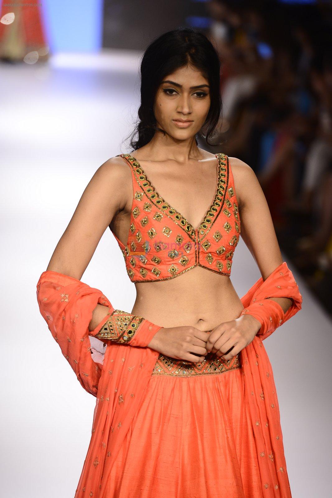 Model walks for Arpita Mehta Show at LIFW Day 5 on 29th Aug 2015