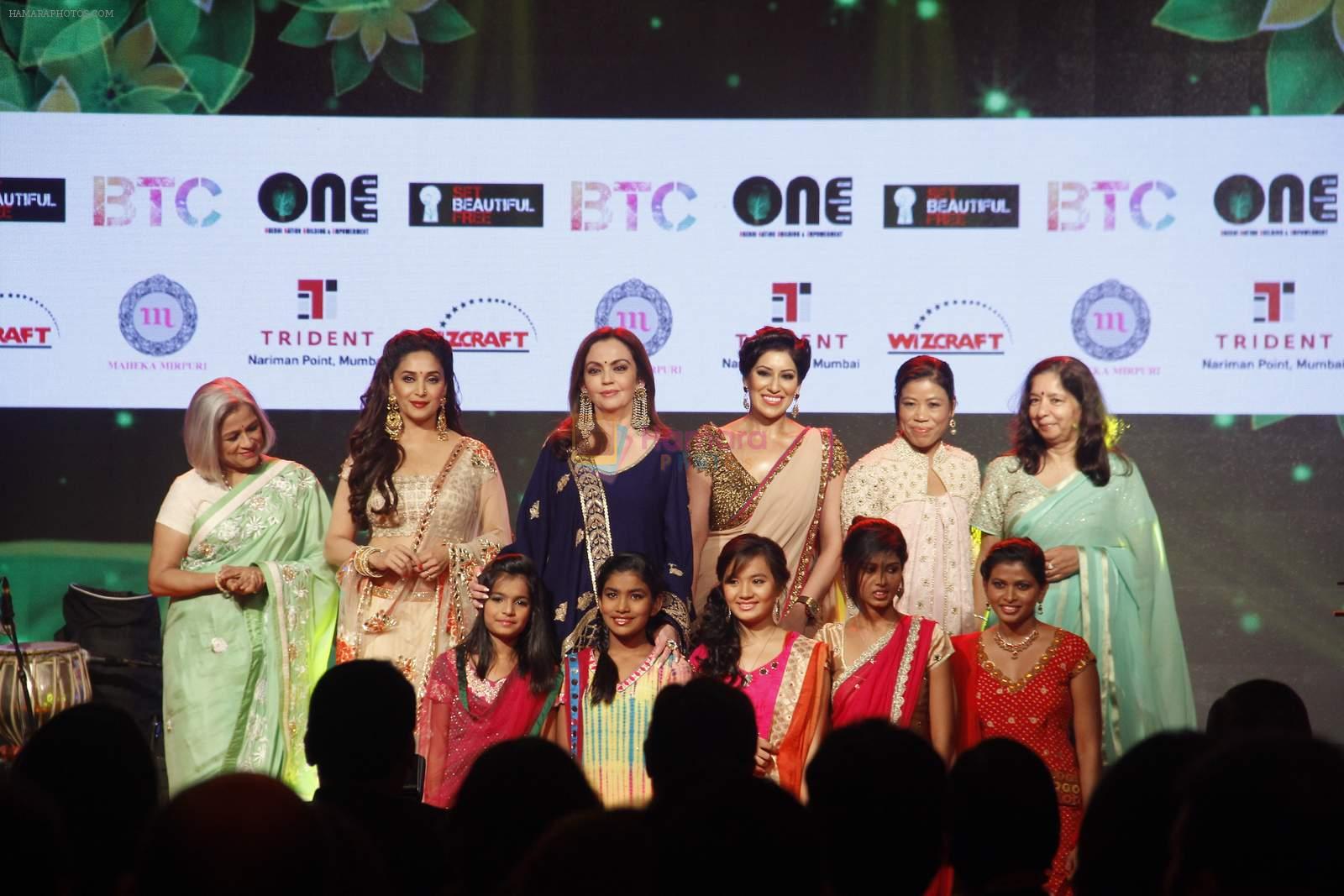 Nita Ambani, Mary Kom, Madhuri Dixit at vivek oberoi's charity event in Mumbai on 29th Aug 2015