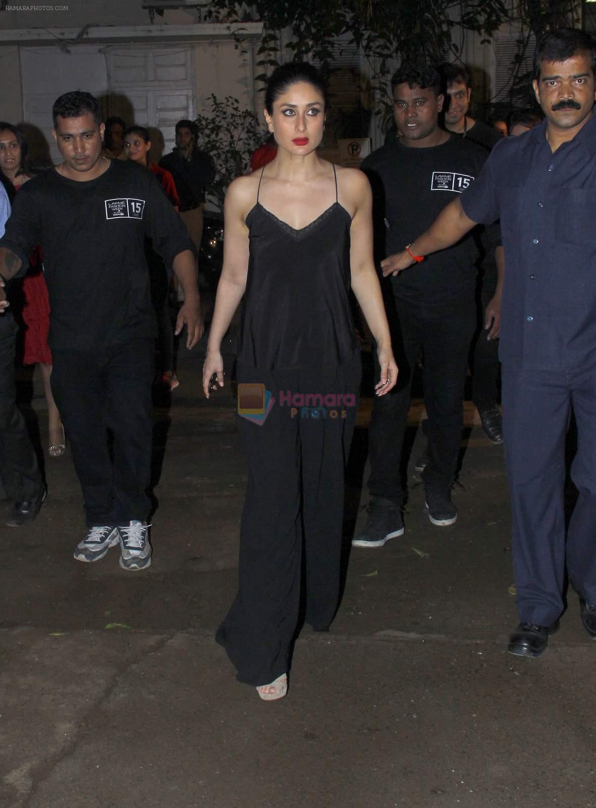Kareena Kapoor snapped post Lakme Fashion Week on 30th Aug 2015