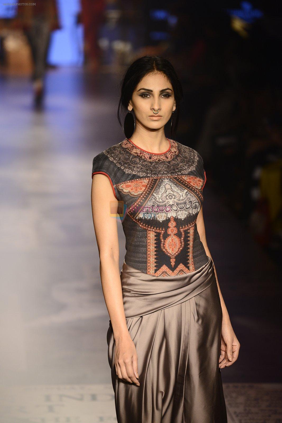 Model walk the ramp for Tarun Tahiliani Show at Lakme Fashion Week on 30th Aug 2015