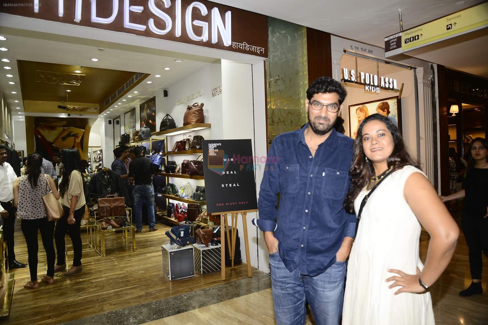 Kunaal Roy Kapoor at Hidesign store for Vogue Fashion Night Out on 2nd Sept 2015