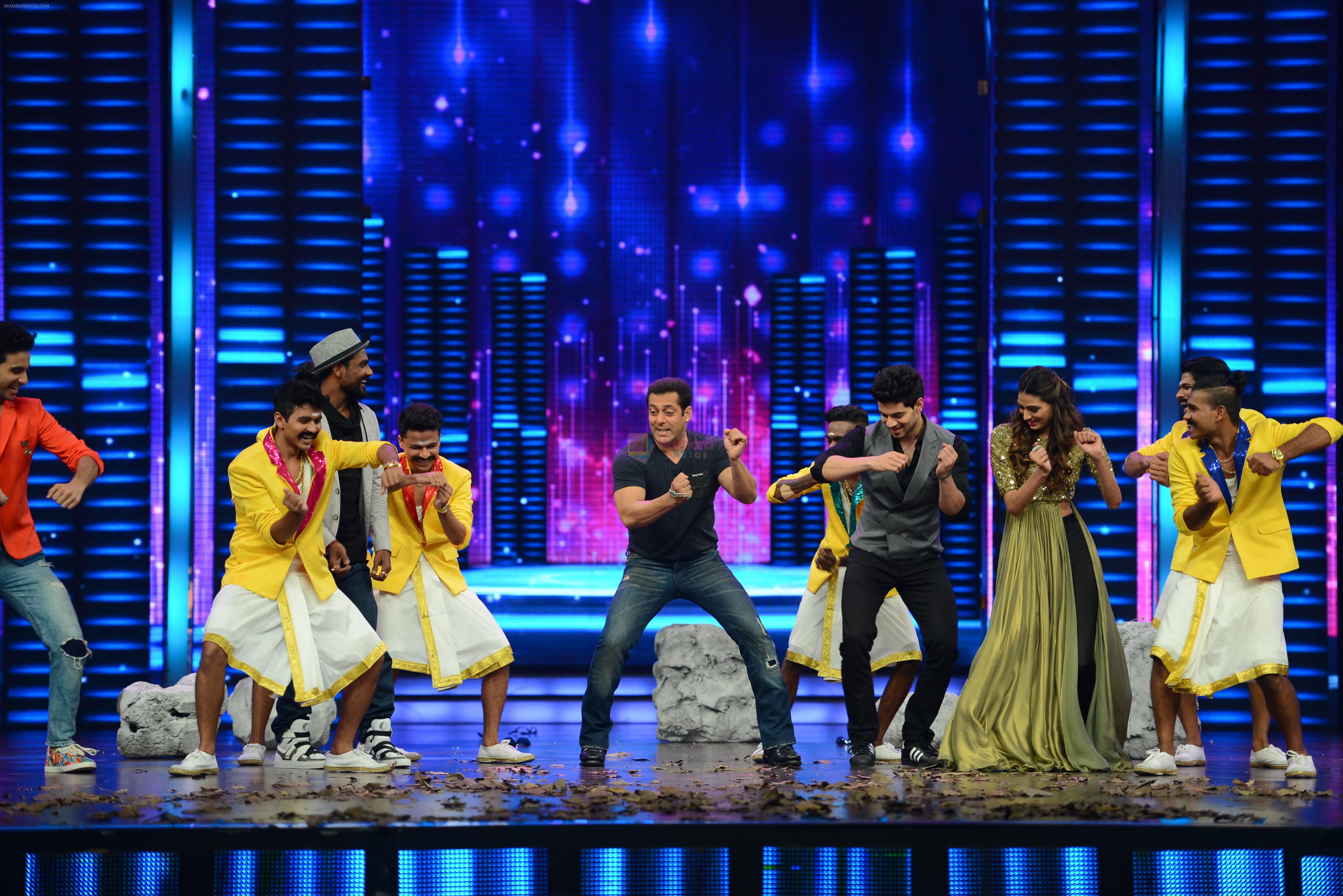 Salman Khan, Sooraj Pancholi, Athiya Shetty promote Hero on the show Dance Plus on 3rd Sept 2015