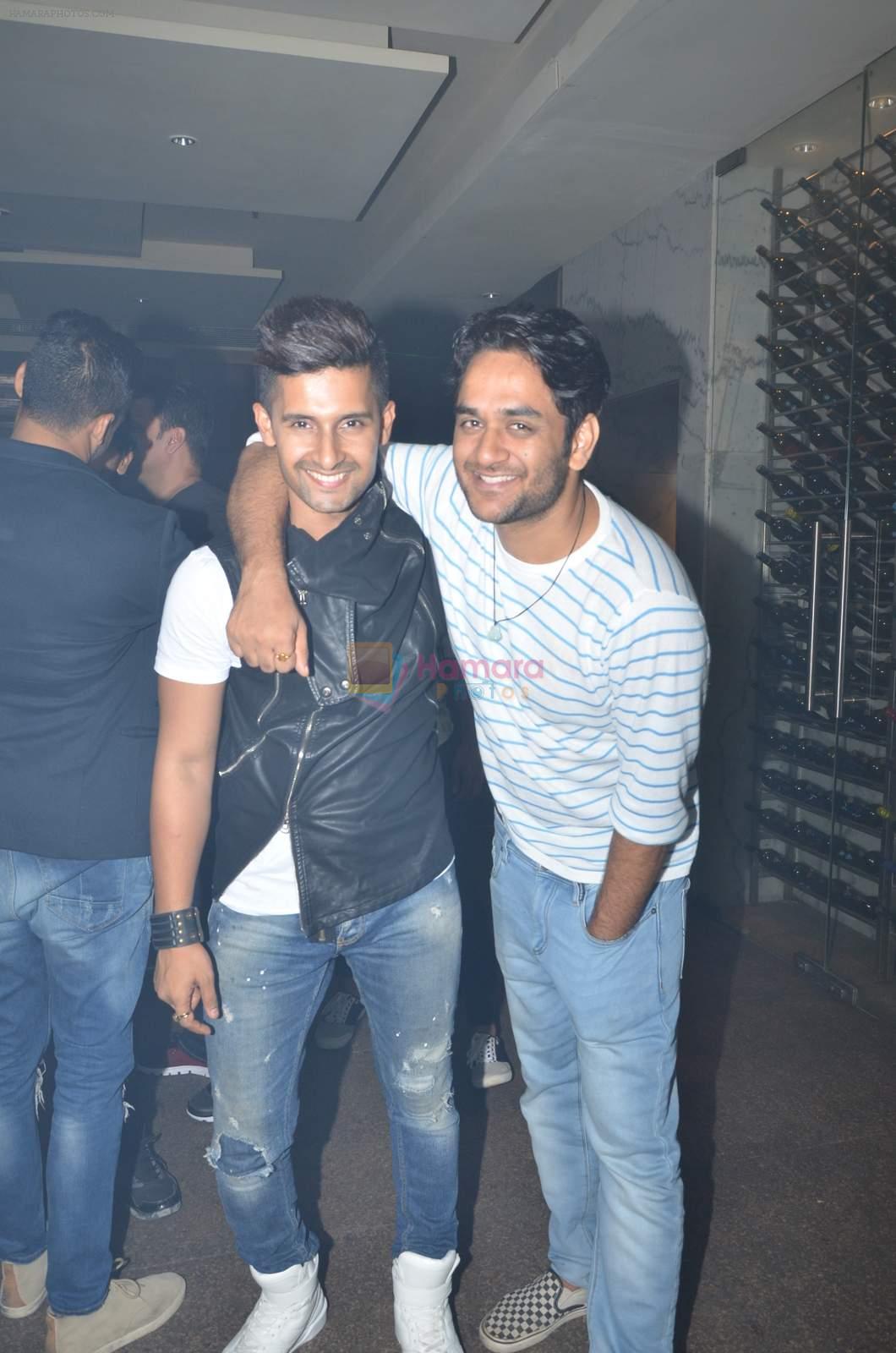 Ravi Dubey at sargun mehta's bday bash hosted by ravi dubey on 5th Sept 2015