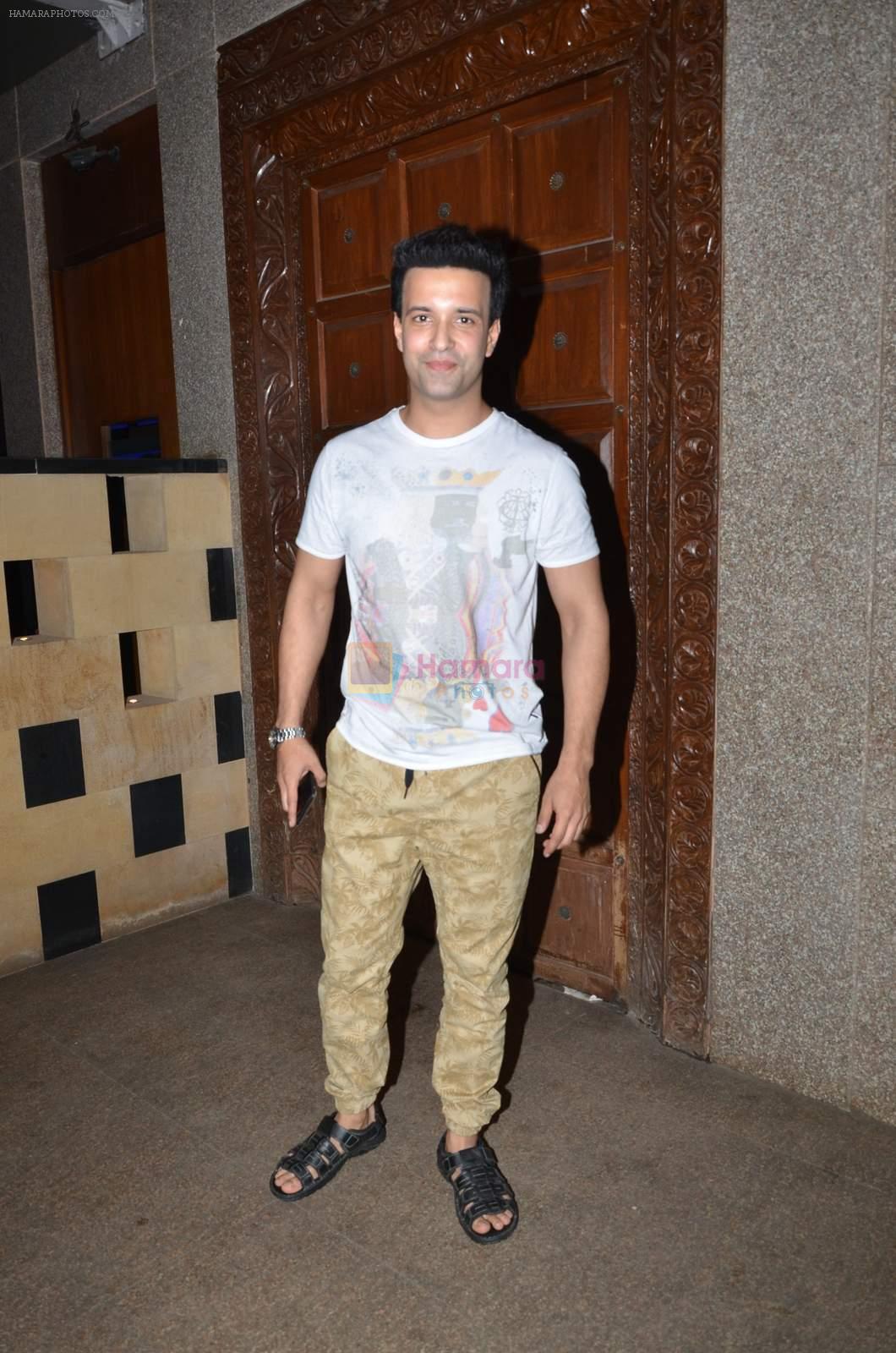 Aamir Ali at sargun mehta's bday bash hosted by ravi dubey on 5th Sept 2015