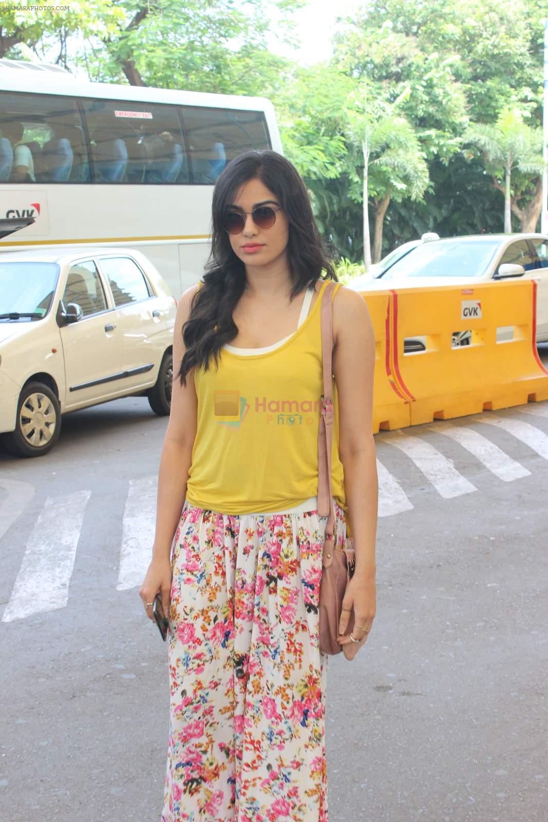 Adah Sharma snapped at the airport on 6th Sept 2015