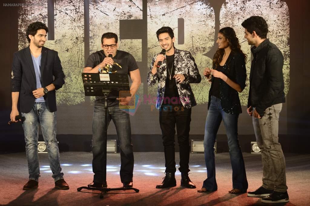Salman Khan, Athiya Shetty, Sooraj Pancholi  at Hero music launch in Taj Lands End on 6th Sept 2015