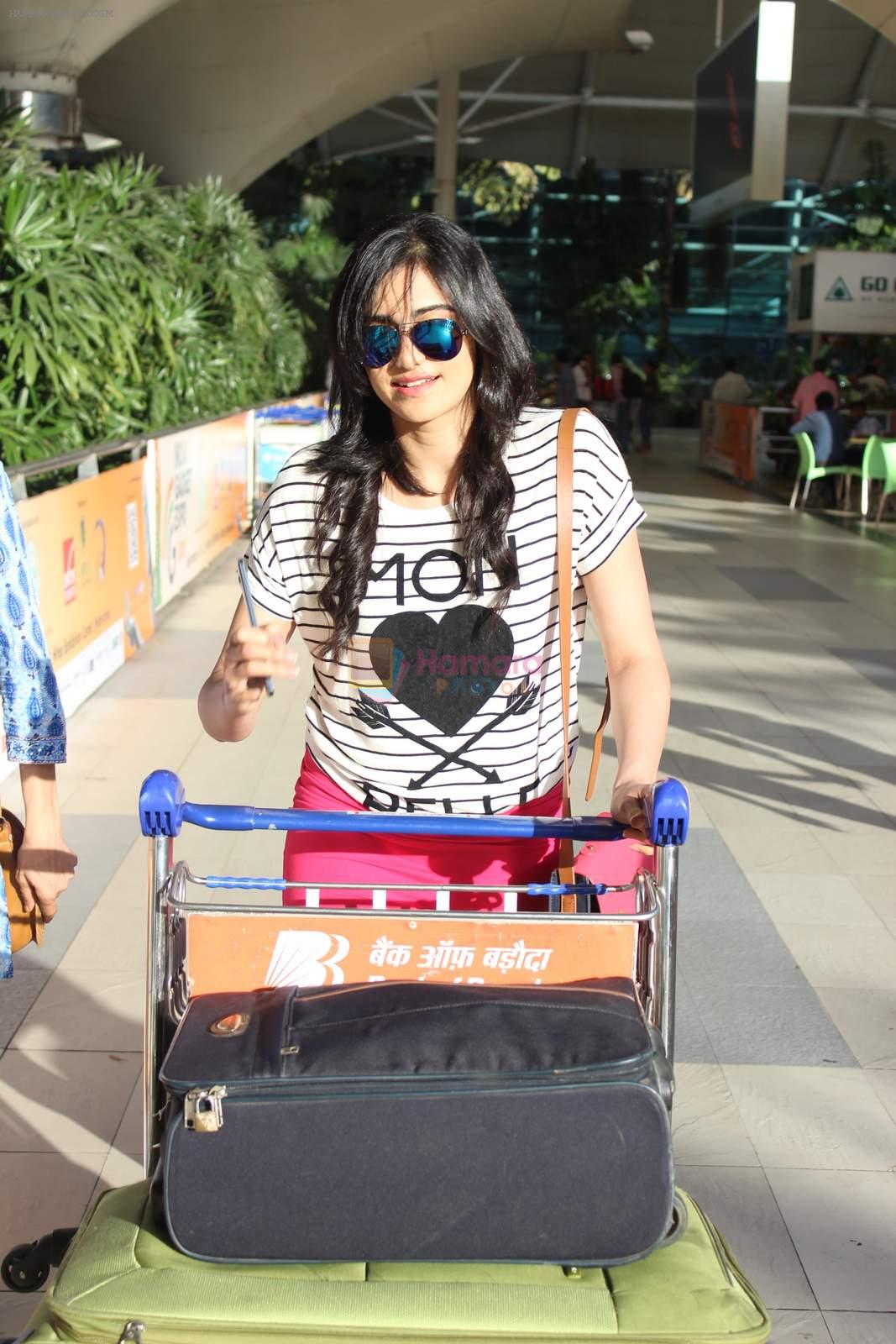 Adah Sharma snapped at airport in Mumbai on 7th Sept 2015
