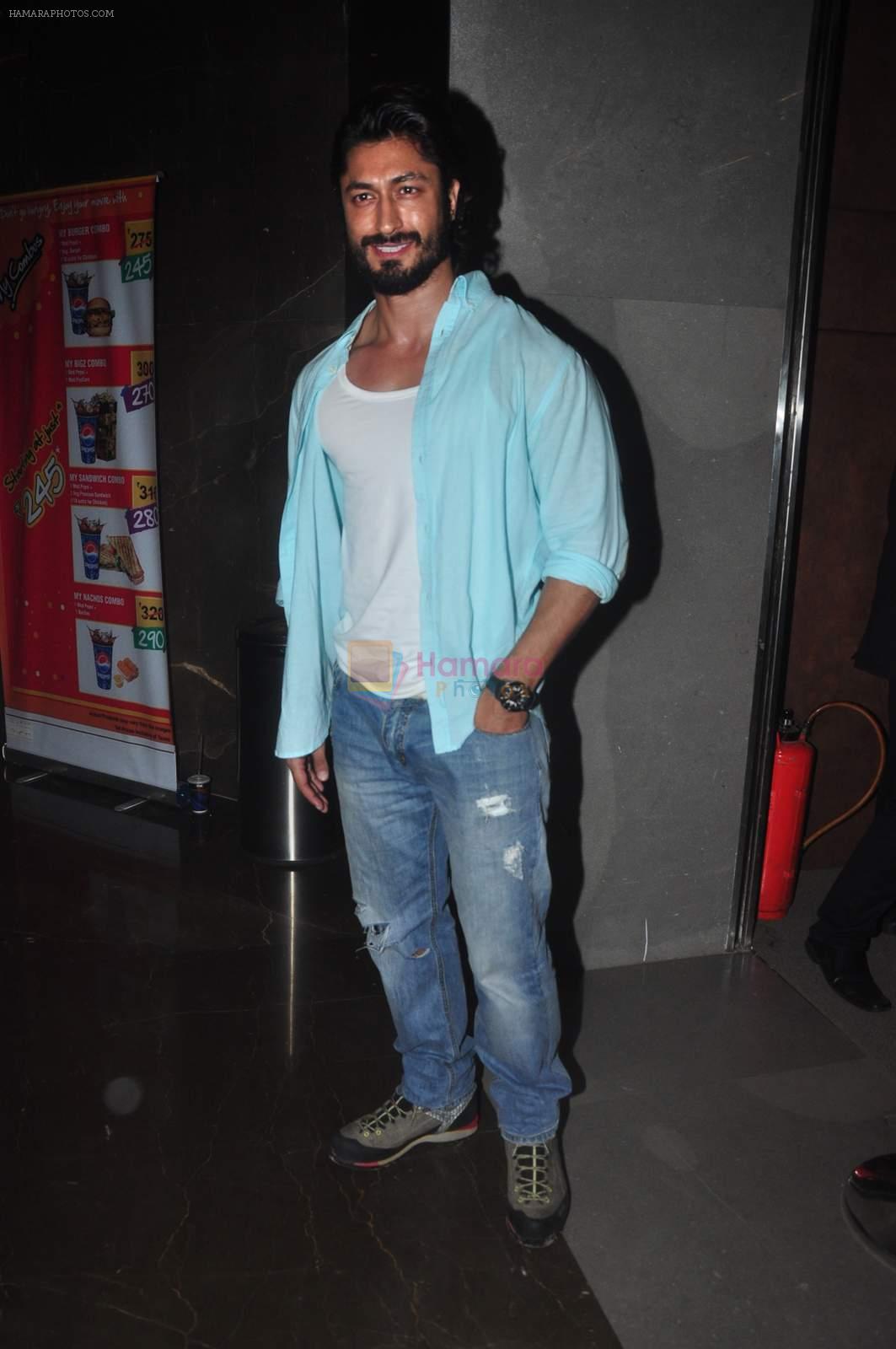Vidyut Jamwal at Meruthia Gangsters premiere in Fun on 16th Sept 2015
