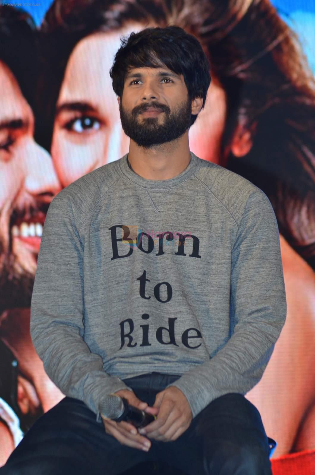 Shahid Kapoor at Shaandaar music launch in Mithibai College on 16th Sept 2015