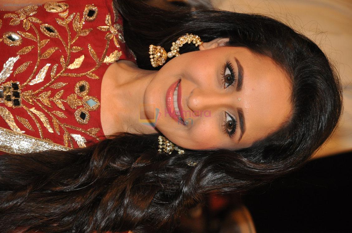 Pragya Jaiswal in Payal Singhal and curio cottage jewellery on 17th Sept 2015