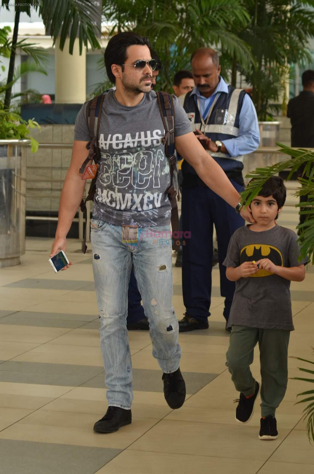 Emraan Hashmi snapped at Airport on 21st Sept 2015
