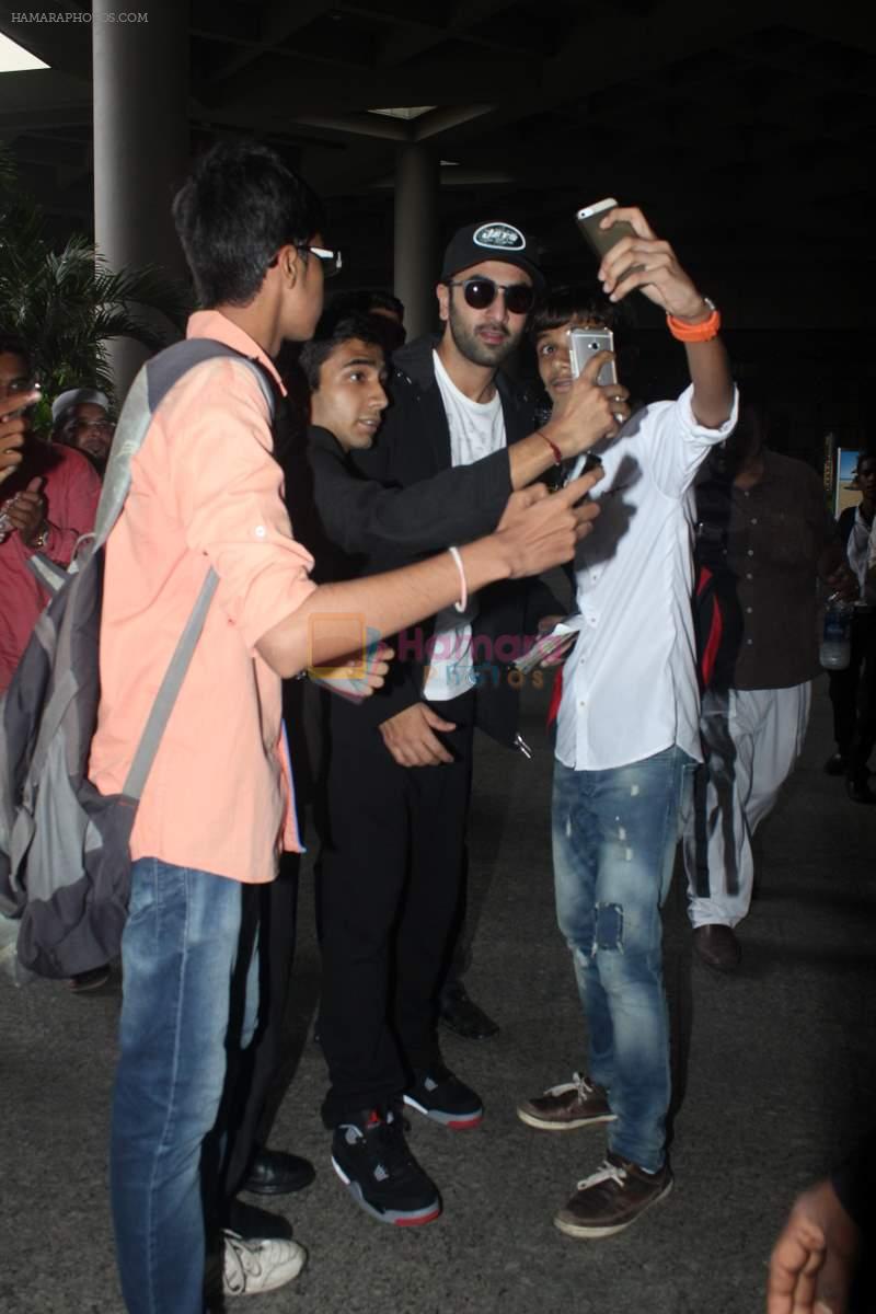 Ranbir Kapoor snapped at Airport on 22nd Sept 2015