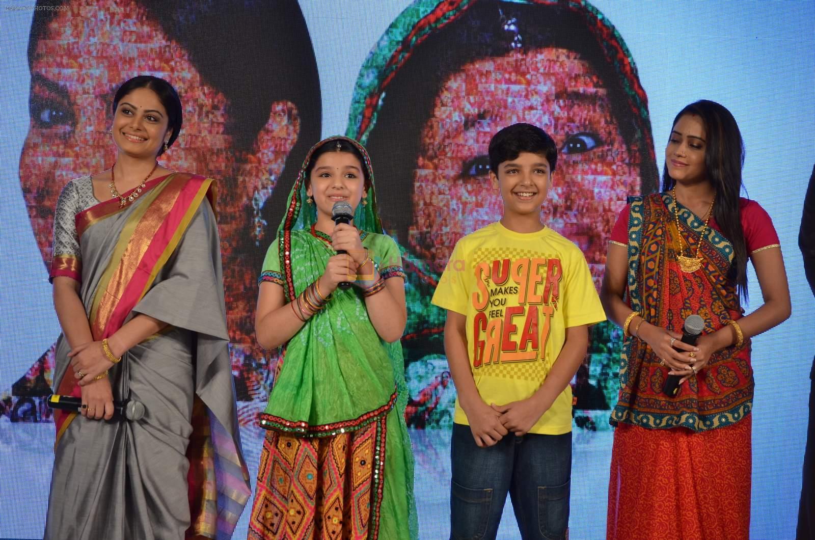 Toral Rasputra, Gracy Goswami,Viren Vazirani, Aasiya Kazi at Balika Vadhu Celebrations on 24th Sept 2015