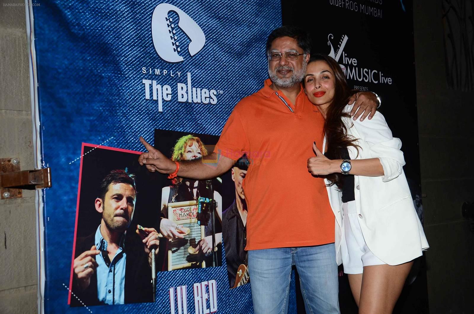 Malaika Arora Khan snapped at Blue Frog on 25th Sept 2015