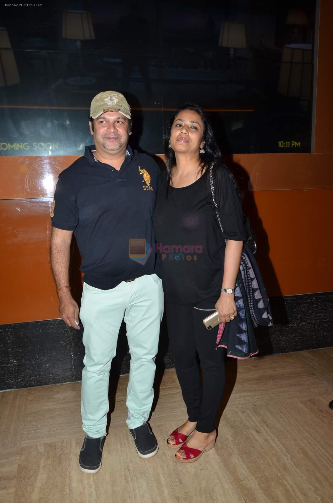 Suresh Menon at Kis Kis ko Pyar Karoon screening in Mumbai on 25th Sept 2015