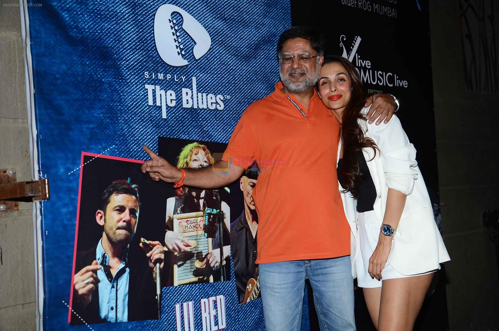 Malaika Arora Khan snapped at Blue Frog on 25th Sept 2015