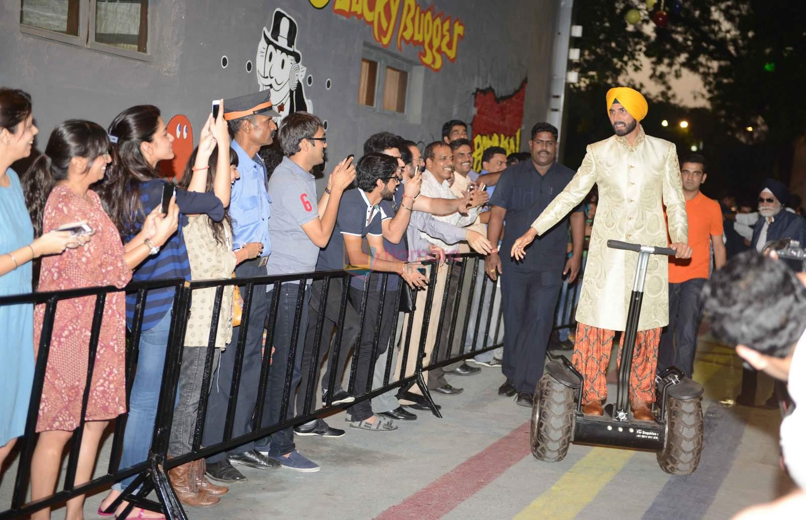 Akshay Kumar at JJ Valaya Singh in Bling fashion show on 28th Sept  2015