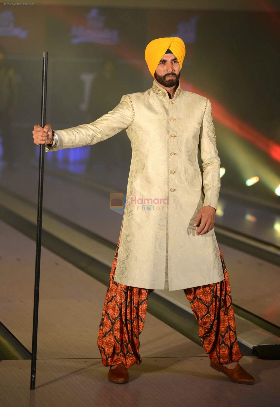 Akshay Kumar at JJ Valaya Singh in Bling fashion show on 28th Sept  2015
