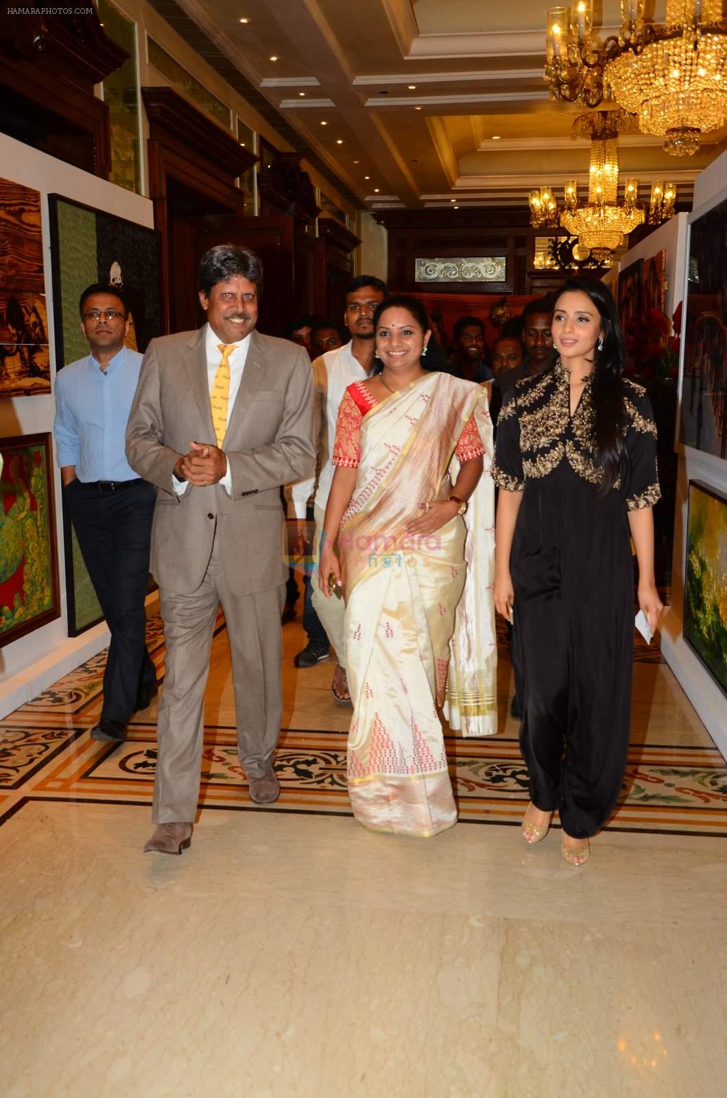 kapi;l, kavetha and gaytri reddy at Kapil Dev's NGO Khushii art auction in Hyderabad on 1st Oct 2015