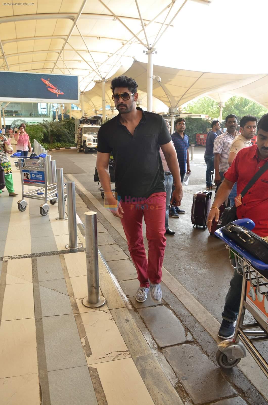 Rana Daggubati snapped at the domestic airport on 2nd Oct2015