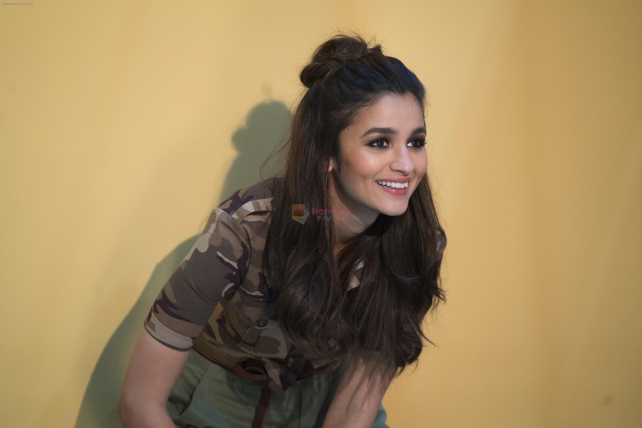 Alia Bhatt unveils a new Autumn-Winter 2015 collection for Jabong