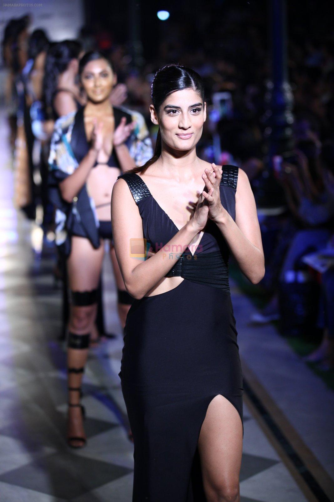 Model walk the ramp for Shivan Naresh on day 1 of Amazon india fashion week on 7th Oct 2015