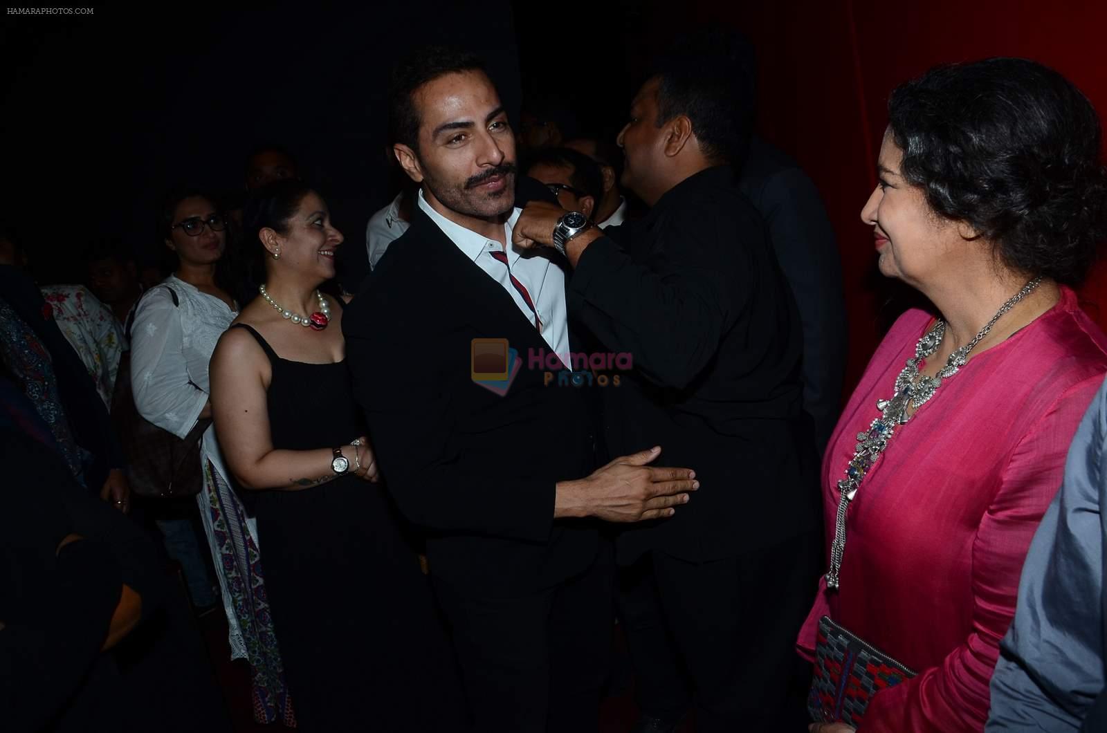 Sudhanshu Pandey at Jazbaa premiere on 8th Oct 2015