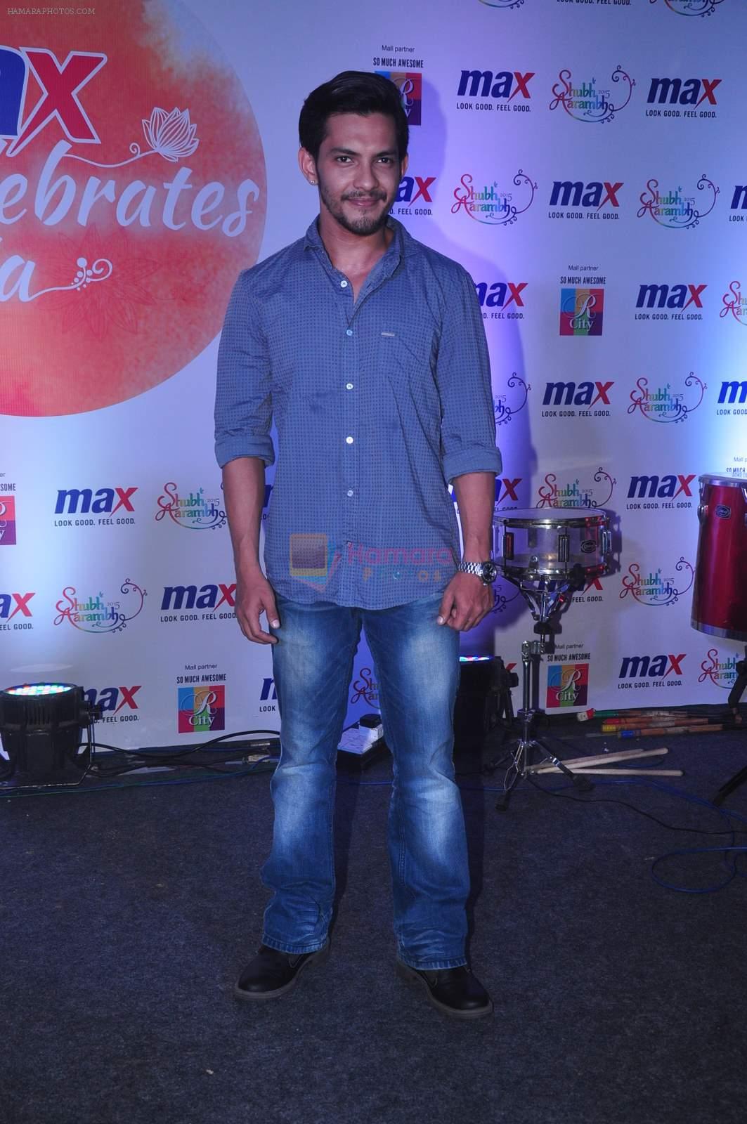 Aditya Narayan at Max celebrates India Event on 8th Oct 2015